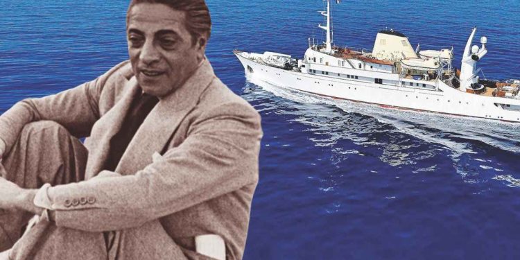 Πωλητήριο-στη-θρυλική-θαλαμηγό-του-Αριστοτέλη-Ωνάση