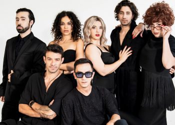 Η-«Οικογένεια-Τσεκμέ»-του-Τόλη-Παπαδημητρίου-προσφέρει-άφθονο-γέλιο