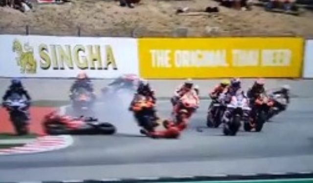 Χαμός-στο-motogp:-Ο-Μπίντερ-πάτησε-τον-πεσμένο-Μπανάια-στο-χάος-της-Βαρκελώνης
