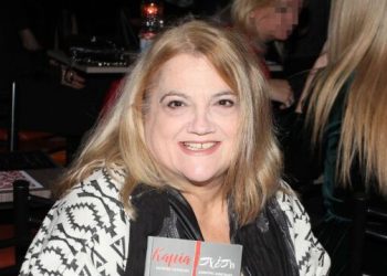 Ελένη-Καστάνη:-Είχα-κάποιες-αγωνίες-για-τη-σύντροφο-του-παιδιού-μου,-δεν-μπορώ-να-βλέπω-κοπέλες-με-τεράστια-νύχια