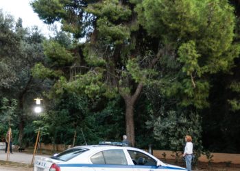 Θεσσαλονίκη:-Εκβίαζαν-19χρονο-φίλο-τους-για-να-τους-δώσει-χρήματα-–-Προσπάθησαν-να-του-κλέψουν-το-κινητό