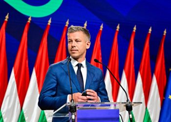 Ο-Πέτερ-Μαγιάρ-αναστέλλει-τη-λειτουργία-των-κρατικών-μέσων-ενημέρωσης-στην-Ουγγαρία