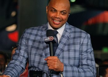 «Κράξιμο»-του-Μπάρκλεϊ-στους-Μπακς:-«Έχουν-άθλιους-τύπους-στα-αποδυτήρια»-(vid)