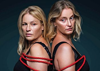 Τουμασάτου-και-Δροσάκη-στη-σκηνή-του-θεάτρου-«Κάτια-Δανδουλάκη»