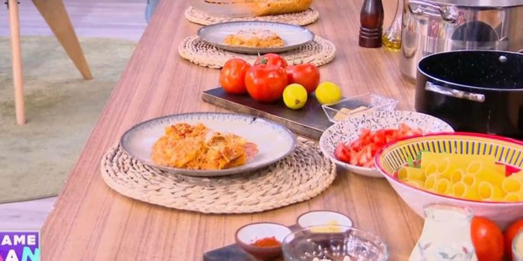 Κανελόνια-με-κιμά-κοτόπουλο-από-τον-Τίμο-Ζαχαράτο