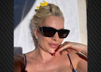 Η-Ελένη-Μενεγάκη-ανέβασε-φωτογραφία-ενώ-έκανε-ηλιοθεραπεία-στην-Ισπανία:-«Το-καλύτερο-μακιγιάζ-είναι-του-ήλιου-και-της-καλής-διάθεσης»