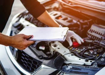 Μεγάλες-περικοπές-στο-προσωπικό-των-αυτοκινητοβιομηχανιών,-λόγω-του-ανταγωνισμού-από-την-Κίνα