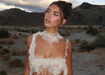 Αυστραλιανή-influencer-πήγε-στο-coachella-και-αποθεώθηκε-ως-η-«βασίλισσα»-του-φεστιβάλ-–-«Το-πιο-όμορφο-κορίτσι-στον-κόσμο»
