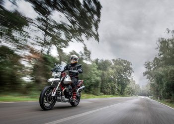 Η-moto-guzzi-σε-ταξιδεύει-με-μοναδικά-πλεονεκτήματα