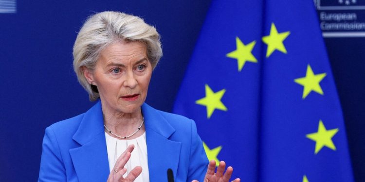 Μπλόκο-στα-social-media-για-τους-ανηλίκους-από-την-ΕΕ:-Η-Φον-ντερ-Λάιεν-παρουσίασε-νέα-εφαρμογή-επαλήθευσης-ηλικίας