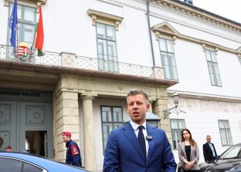 Ουγγαρία:-Ο-Πέτερ-Μαγιάρ-καλεί-τον-πρόεδρο-της-χώρας,-Τάμας-Σούλιοκ-να-παραιτηθεί