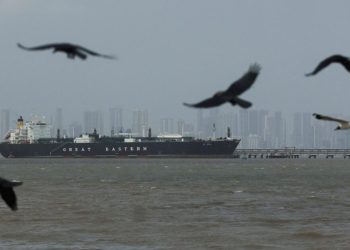 Ιρανικό-τάνκερ-διέσχισε-τα-Στενά-του-Ορμούζ-–-Συνεχίζονται-οι-εκατέρωθεν-επιθέσεις-Ισραήλ-και-Χεζμπολάχ