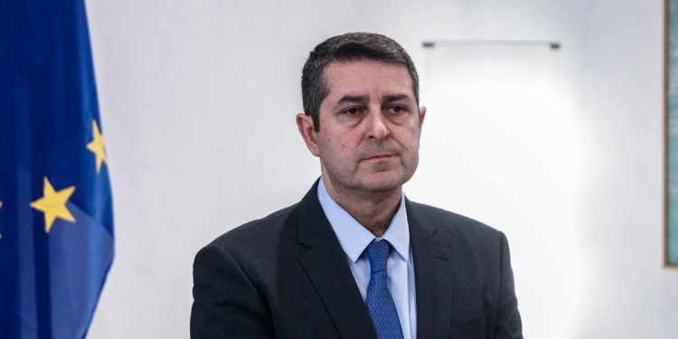 Αγωνία-για-τον-Γιώργο-Μυλωνάκη-–-Υποβλήθηκε-σε-εμβολισμό-ανευρύσματος-μετά-την-εγκεφαλική-αιμορραγία-την-οποία-υπέστη