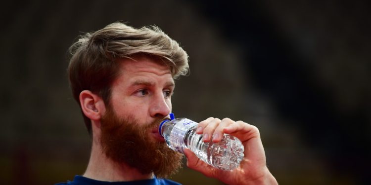 Γουόκαπ:-Ανόητο-το-θέμα-του-διαβατηρίου,-είμαι-πολύ-περήφανος-που-είμαι-Έλληνας-πολίτης