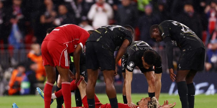 Σοκ-με-Εκιτικέ-στη-Λίβερπουλ:-Ρήξη-αχίλλειου-τένοντα-και-9-μήνες-εκτός-δράσης