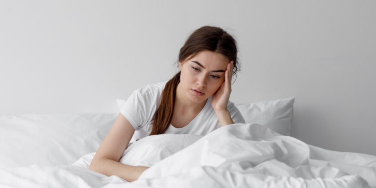 Κατάθλιψη:-Πώς-επηρεάζει-ύπνο,-μεταβολισμό-και-συνολικά-την-υγεία