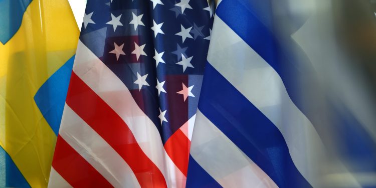 live-η-υπογραφή-και-το-πρόγραμμα-της-σύμβασης-για-ερευνητική-γεώτρηση-στο-Βορειοδυτικό-Ιόνιο