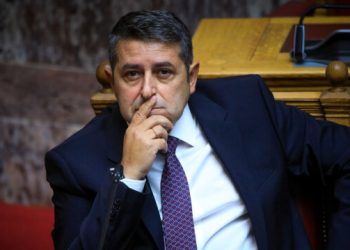 Ωρες-αγωνίας-για-τον-Γιώργο-Μυλωνάκη-που-υποβλήθηκε-με-επιτυχία-σε-εμβολισμό-του-εγκεφαλικού-ανευρύσματος