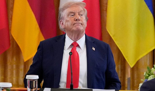 Η-νέα-ανάρτηση-του-Ντόναλντ-Τραμπ-με-μία-δόση-απειλής:-«Ανοίγω-τα-Στενά-του-Ορμούζ-και-ο-Κινέζος-πρόεδρος-θα-με-πάρει-μεγάλη-αγκαλιά»