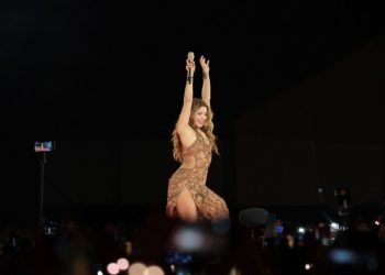 Σάλος-με-τη-Σακίρα:-Οπερατέρ-σωριάζεται-μπροστά-της-–-Καμία-αντίδραση-από-την-τραγουδίστρια