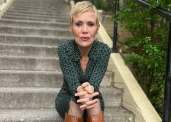 Η-Κωνσταντίνα-Μιχαήλ-«ανακατεύει-την-τράπουλα»:-«Με-βαριέμαι-–-Θέλω-αλλαγές-παντού»