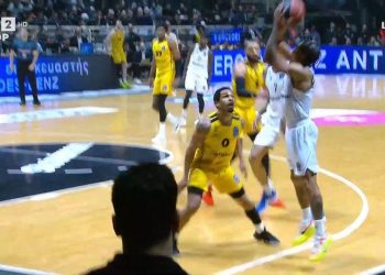 Τρομερό-τρίποντο-και-φάουλ-του-Ταϊρί-από-τη-γωνία!-(vid)