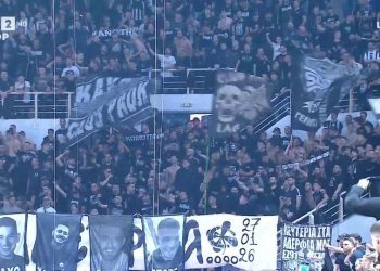 ΠΑΟΚ-–-Άρης:-Όμορφη-ατμόσφαιρα-στο-κατάμεστο-«Παλατάκι»-για-το-μεγάλο-ντέρμπι-(vid)