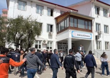 Τουρκία:-Βίντεο-ντοκουμέντο-από-τον-ένοπλο-15χρονο-να-πυροβολεί-μέσα-στο-σχολείο-–-Στους-9-οι-νεκροί-από-το-μακελειό