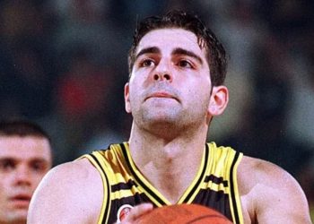 Νικολαΐδης:-«Η-ΑΕΚ-πρέπει-να-μπει-μέσα-και-να-αποδείξει-για-ποιον-λόγο-είναι-αήττητη-εντός-έδρας»