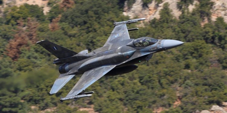 ΕΑΒ-και-lockheed-martin-παρέδωσαν-το-50ο-αναβαθμισμένο-f-16-viper-στη-Πολεμική-Αεροπορία-(pics)