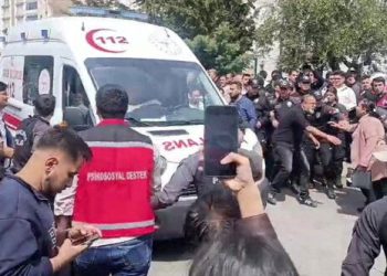 Εννέα-οι-νεκροί-από-την-ένοπλη-επίθεση-σε-σχολείο-στην-Τουρκία:-Γιος-πρώην-αστυνομικού-ο-14χρονος-δράστης-του-μακελειού