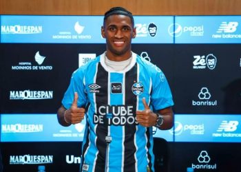 Δυσαρέσκεια-για-Τετέ-και-έντονη-κριτική-από-οπαδούς-της-Γκρέμιο-(pic)