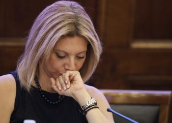 Μεγάλη-διαδρομή,-χωρίς-σκιές:-Ο-μοναδικός-πολιτικός-που-βρίσκεται-αθόρυβα-στο-πλευρό-της-Μαρίας-Καρυστιανού