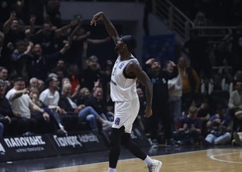 ΠΑΟΚ-–-Άρης-betsson-88-77:-Πήρε-το-ντέρμπι-με-σούπερ-Μπέβερλι-ο-«δικέφαλος»