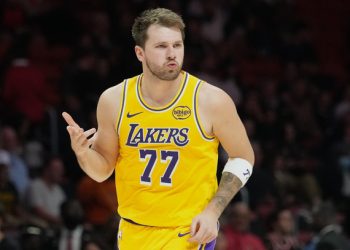 nba:-Η-φανέλα-του-Ντόντσιτς-πρώτη-σε-πωλήσεις-σε-Ευρώπη-και-Μέση-Ανατολή