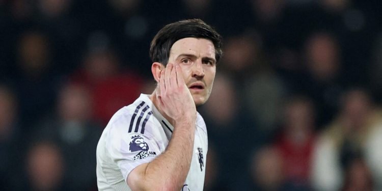 Ο-Χάρι-Μαγκουάιρ-της-Μάντσεστερ-Γιουνάιτεντ-τιμωρήθηκε-με-μια-αγωνιστική-για-εξύβριση-κατά-του-τέταρτου-διαιτητή