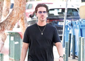 Νίκος-Οικονομόπουλος:-Νο1-το-τραγούδι-του-«Όπου-και-αν-πας»