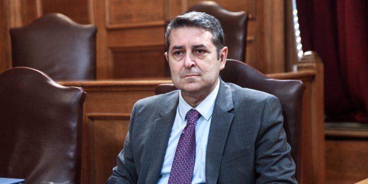 Γιώργος-Μυλωνάκης:-«Έχουμε-10-ημέρες-αγωνίας»,-είπε-ο-γιατρός-που-τον-χειρούργησε-–-Ξανά-στον-Ευαγγελισμό-ο-Μητσοτάκης