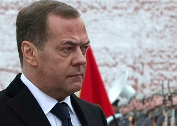 Ουκρανία:-Το-«κοιμηθείτε-καλά,-Ευρωπαίοι-εταίροι»-του-Μεντβέντεφ-που-ανεβάζει-τον-«πυρετό»-του-πολέμου-στη-Γηραιά-Ήπειρο