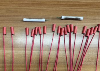 Νίκαια:-14χρονος-πήγε-με-πυροτεχνήματα-έξω-από-σχολείο-–-Χειροπέδες-στους-γονείς-του-και-στον-42χρονο-προμηθευτή