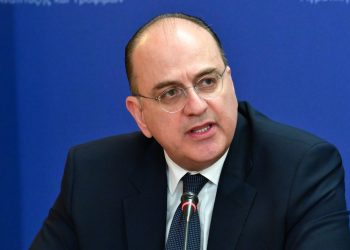 Μακάριος-Λαζαρίδης:-Το-παρασκήνιο-πίσω-από-τη-στήριξη-της-κυβέρνησης-ενόψει-της-συζήτησης-στη-Βουλή-την-Πέμπτη