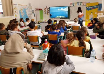 ΔΕΗ:-1.700-μαθητές-σε-6-νησιά-συμμετείχαν-στο-εκπαιδευτικό-πρόγραμμα-«Το-Πλαστικό-μου-κι-Εγώ»