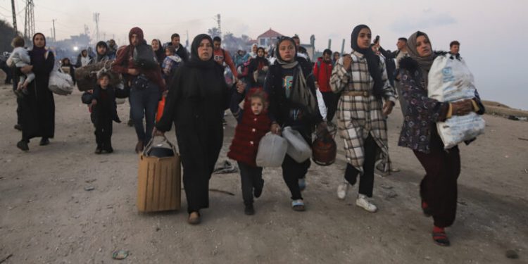 ΜΚΟ:-Τουλάχιστον-4,2-εκατ.-άνθρωποι-σε-διεθνή-κλίμακα-θα-εγκαταλείψουν-τα-σπίτια-τους-έως-το-2027