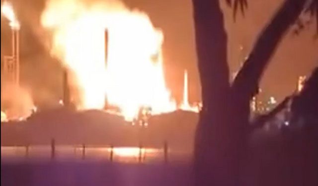 Μεγάλη-φωτιά-σε-διυλιστήριο-καυσίμων-στην-Αυστραλία