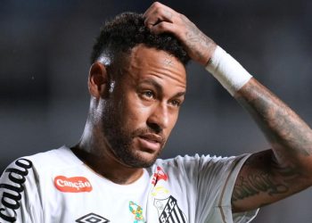 Νεϊμάρ:-Ένταση-με-οπαδό-της-Σάντος-μετά-την-ισοπαλία