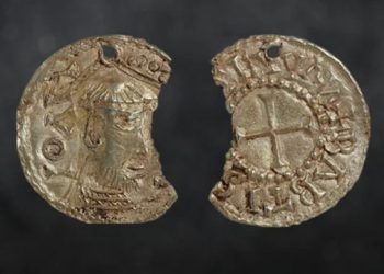 Ανακάλυψη-έκπληξη-στη-Βρετανία:-Σπάνιο-νόμισμα-1.200-ετών-συνδέει-τους-Βίκινγκς-με-τον-Χριστιανισμό