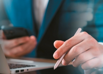 Φορολογικές-δηλώσεις-σε-τιμή-ευκαιρίας-και-«περίεργες»-υποσχέσεις-για-λιγότερο-φόρο