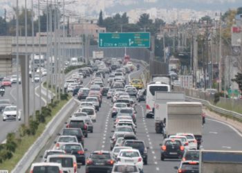 live-η-κίνηση-στους-δρόμους:-Ήπια-κυκλοφορία-στους-οδικούς-άξονες-της-Αθήνας,-προβλήματα-σε-Κηφισό-και-λιμάνι-του-Πειραιά