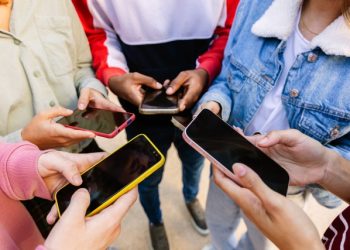 Απαγόρευση-των-social-media-για-παιδιά-κάτω-των-15-ετών-και-στην-Κύπρο,-πώς-θα-επαληθεύεται-η-ηλικία