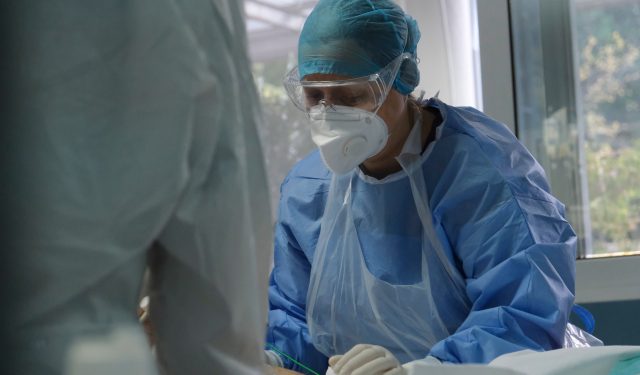 Πότε-παρουσιάζονται-στον-στρατό-οι-ειδικευόμενοι-γιατροί:-Η-αδικία-που-διορθώνει-το-νέο-νομοσχέδιο